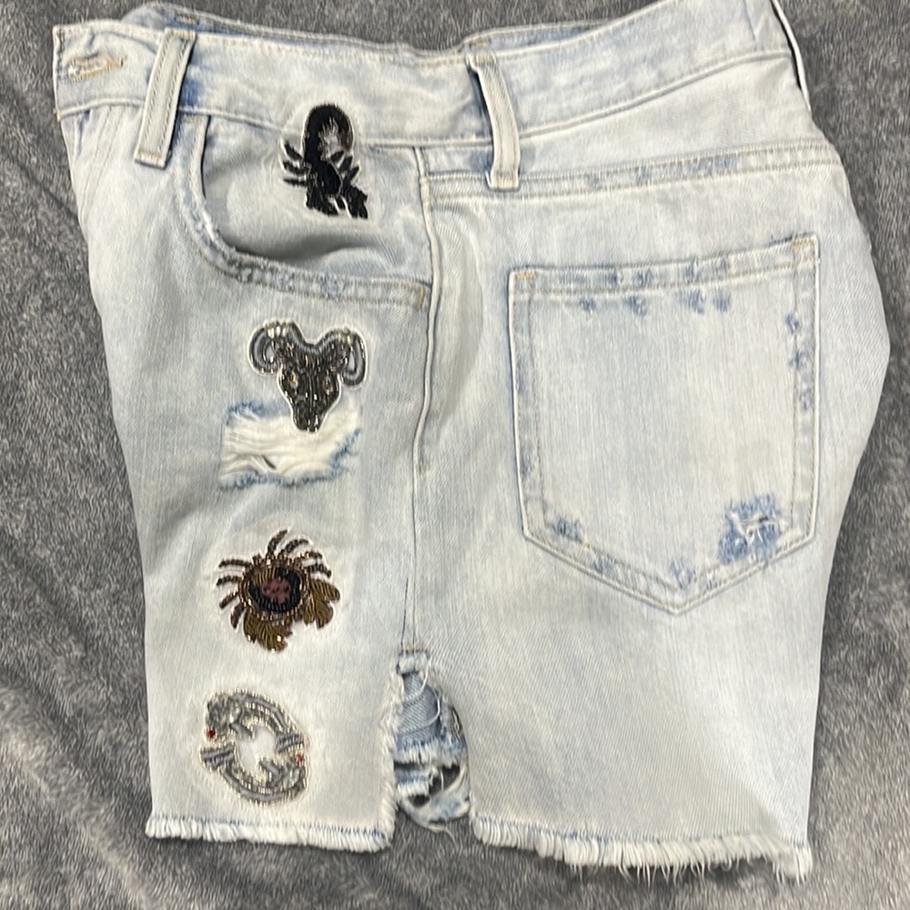 EASY RUBY SHORT WITH ZODIAC IN ROSEMARY - Picture 5 of 10